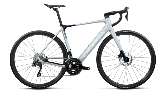 GAIN M30i 20mph - Halo Silver (Matt) - Blue Carbon View (Gloss)