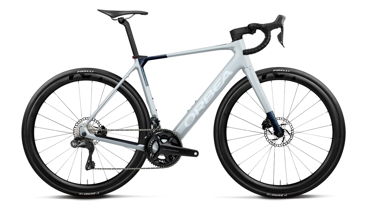 GAIN M20i 20mph - Halo Silver (Matt) - Blue Carbon View (Gloss)