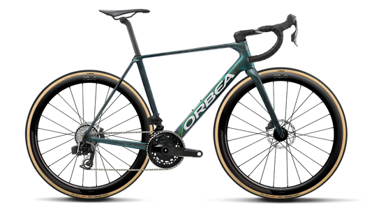 ORCA M21e LTD PWR - Escape Green - Carbon View Matt